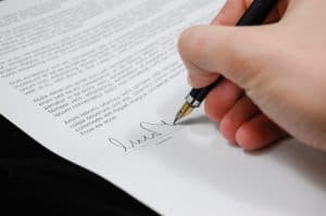 ¿Me corresponde la herencia de mi marido? - herencia familiar scaled e1610542613433
